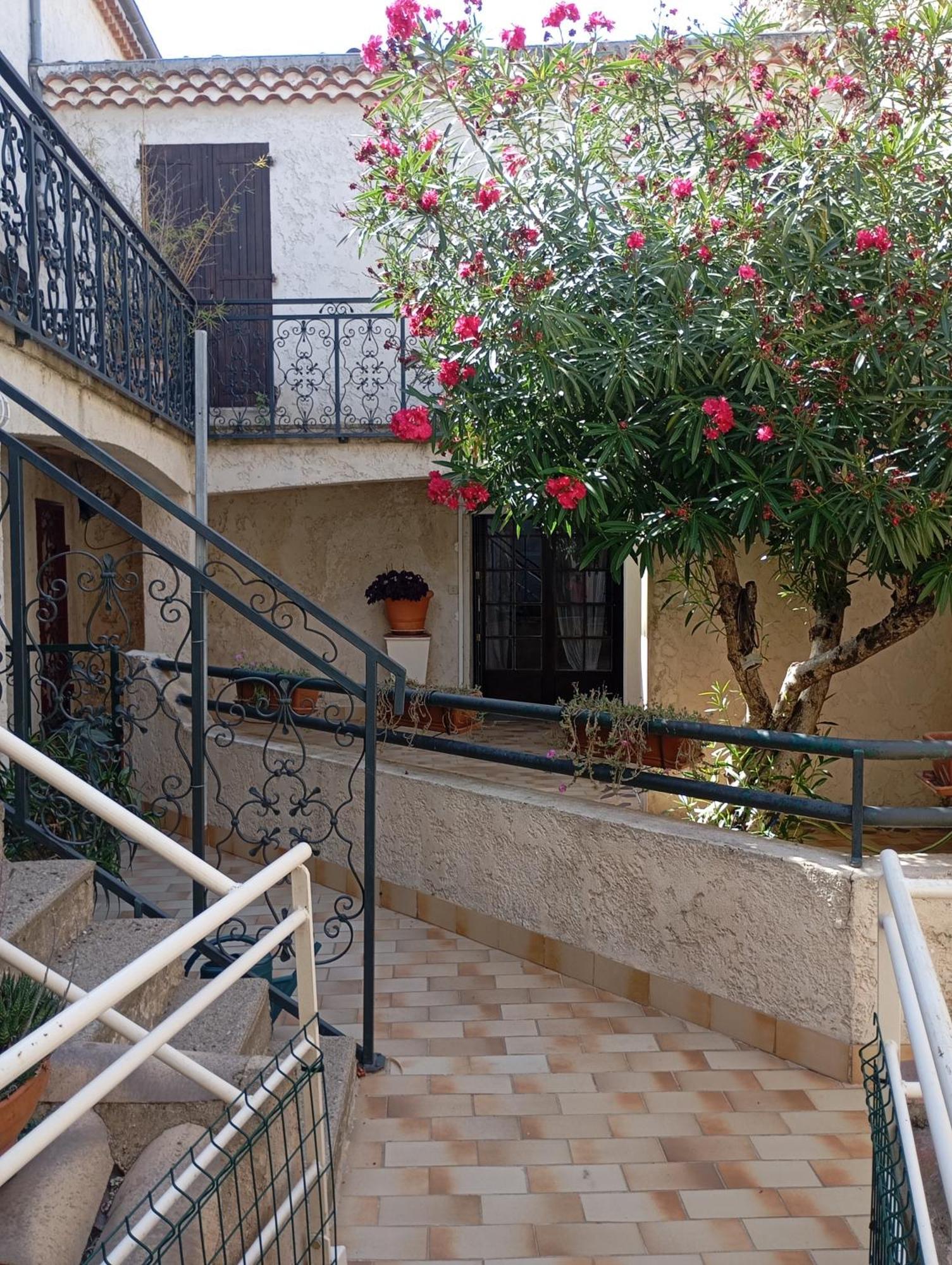 "Les Tournesols" Villa Saint-Martin-dʼArdèche Bagian luar foto